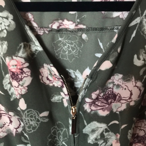 small flower Kismet dress Nwot - Picture 2 of 3